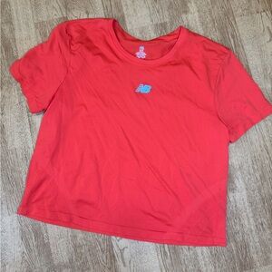 NWOT New Balance Cropped Workout Top